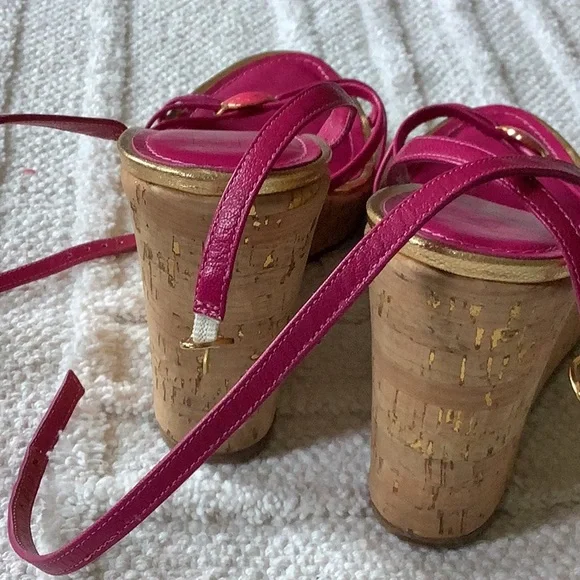 Beautiful fucsia Coach sandals size 7.5 - Picture 3 of 7